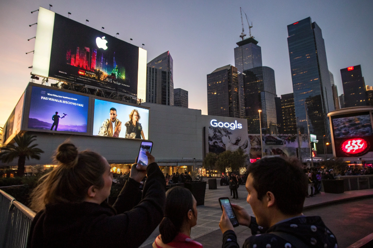 How Tech Is Shaping Today’s Pop Culture?